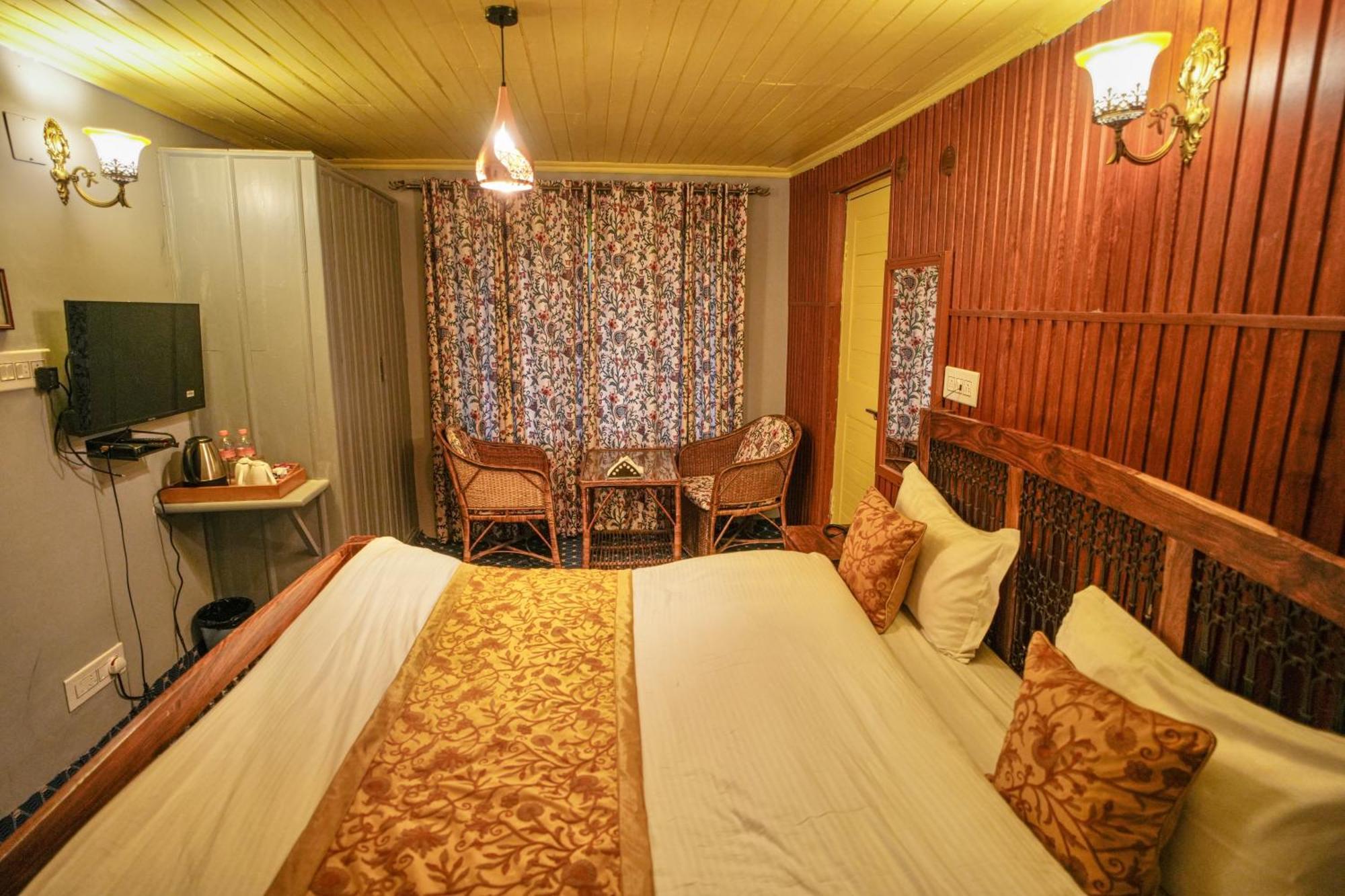 Hotel Little Silver Pahalgām Extérieur photo