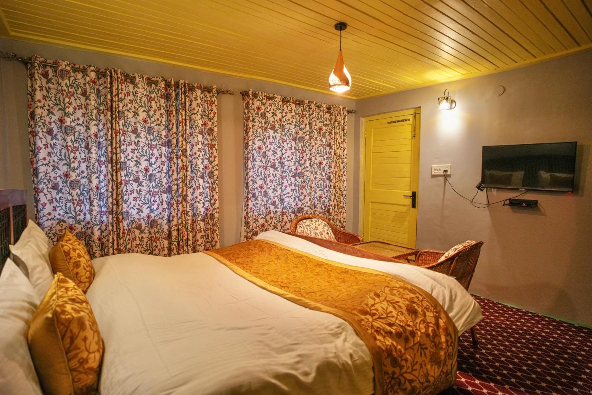 Hotel Little Silver Pahalgām Extérieur photo